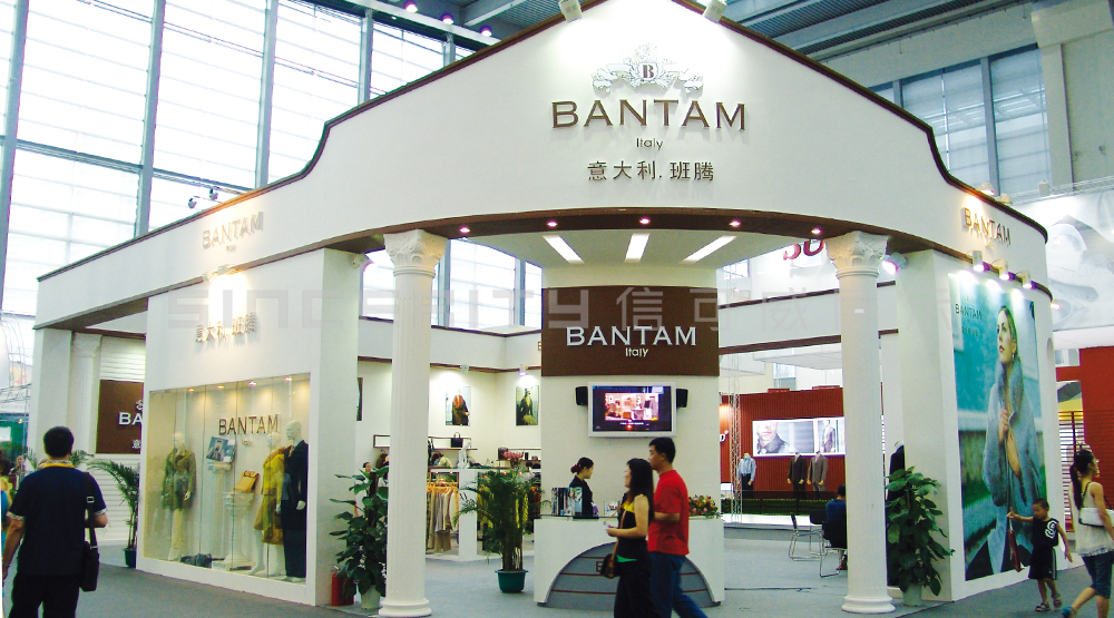 意大利班騰服裝展臺設(shè)計(jì)搭建現(xiàn)場圖